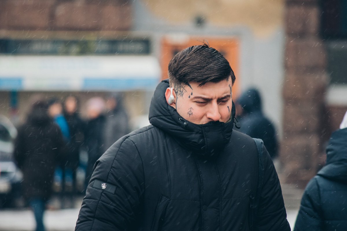 Краска под кожей однозначно греет не так, как теплый шарф