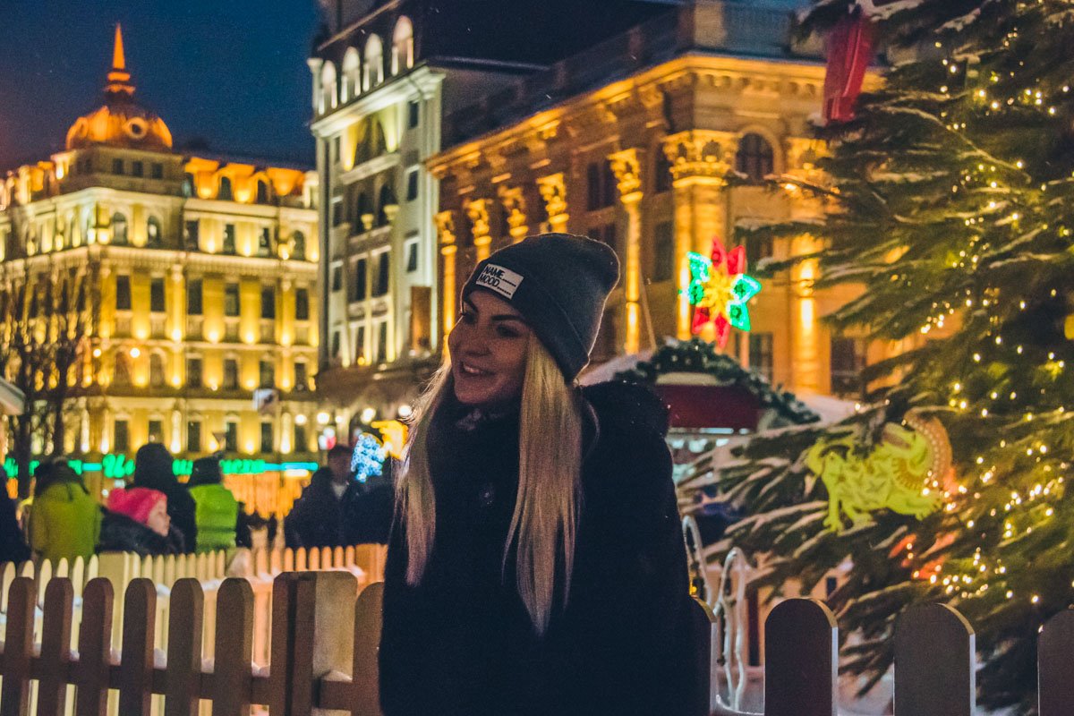 Контрактовая площадь расплывалась в улыбках