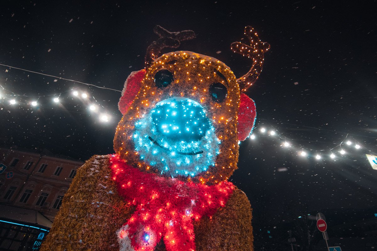 Ощутить атмосферу таинства и чуда можно было на каждой улице Ощутить атмосферу таинства и чуда можно было на каждой улице