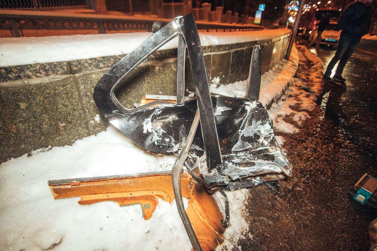 Обстоятельства ДТП будет выяснять следственно-оперативная группа Обстоятельства ДТП будет выяснять следственно-оперативная группа