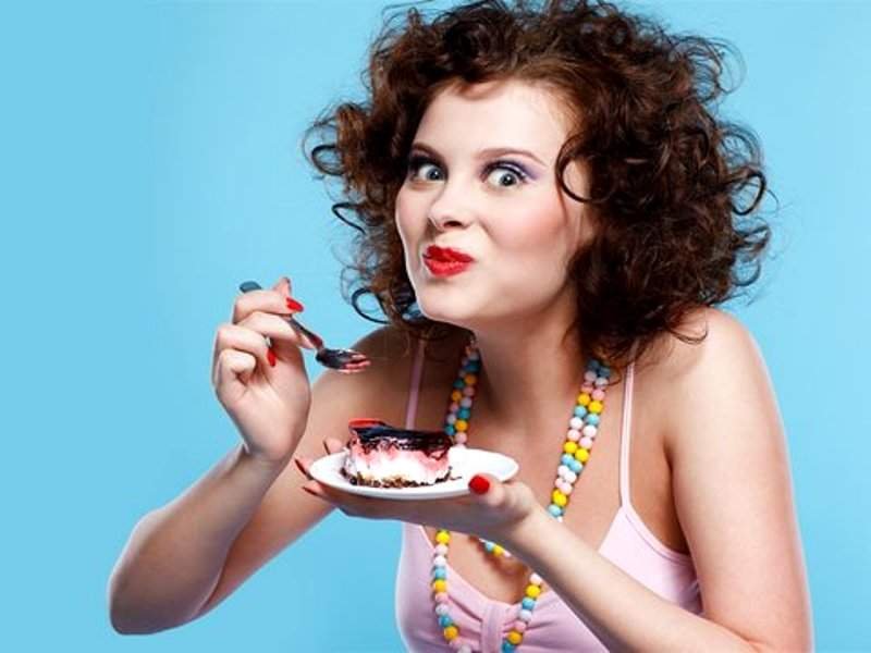 Не бойтесь лишних килограммов, ведь порадовать себя небольшим количеством сладкого - дело святое Не бойтесь лишних килограммов, ведь порадовать себя небольшим количеством сладкого - дело святое