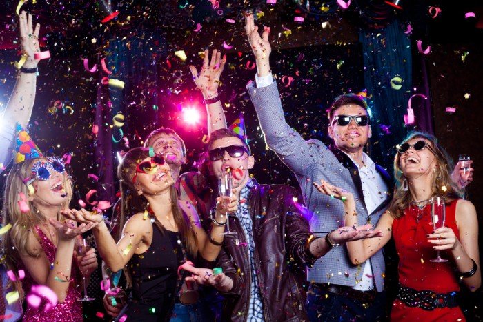 Продолжайте делать сюрпризы и праздник не уйдет так быстро Продолжайте делать сюрпризы и праздник не уйдет так быстро