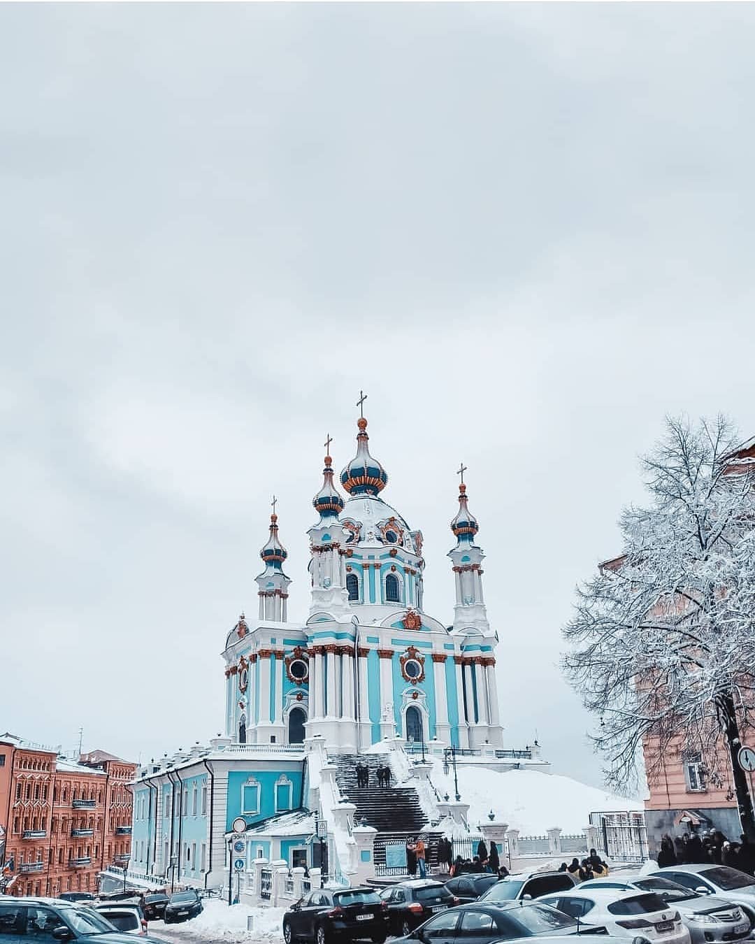 Андреевскую церковь в снежной дымке зафиксировал на фото @travel_foto_ua