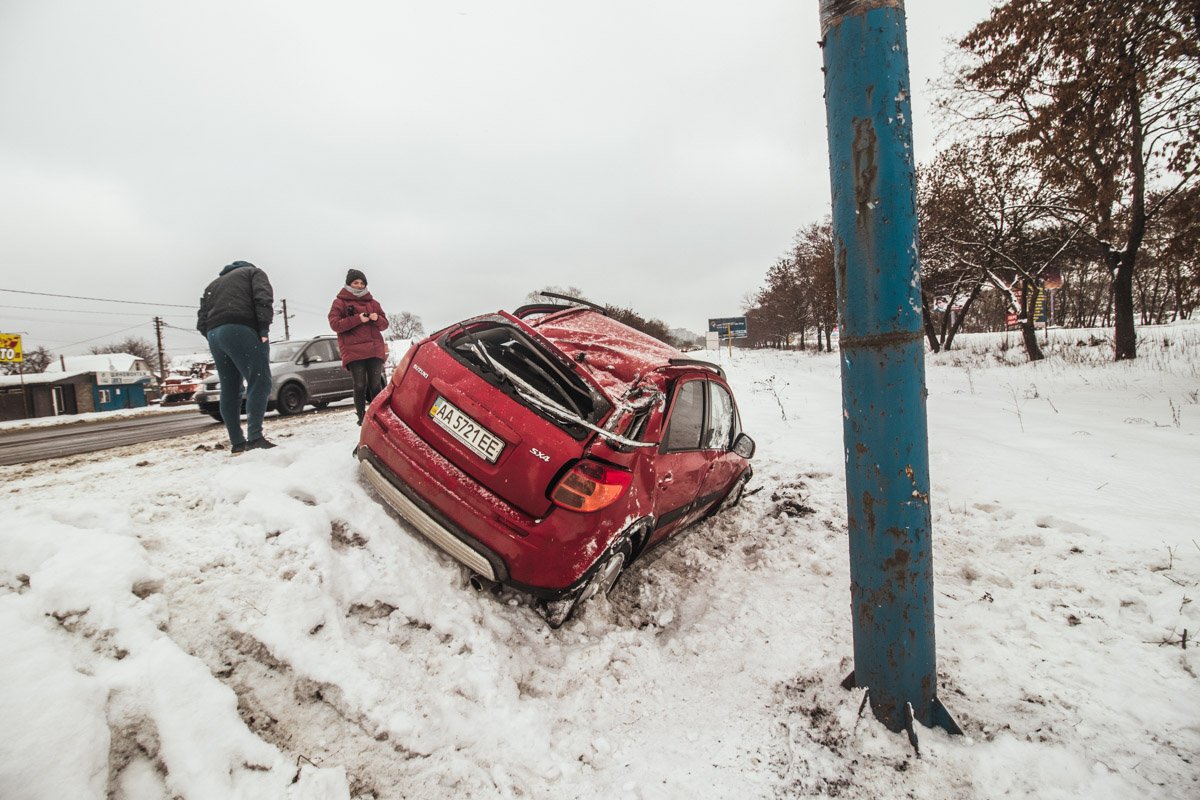 7 января возле остановки Жуляны 2 произошло ДТП с участием автомобиля Suzuki 7 января возле остановки Жуляны 2 произошло ДТП с участием автомобиля Suzuki
