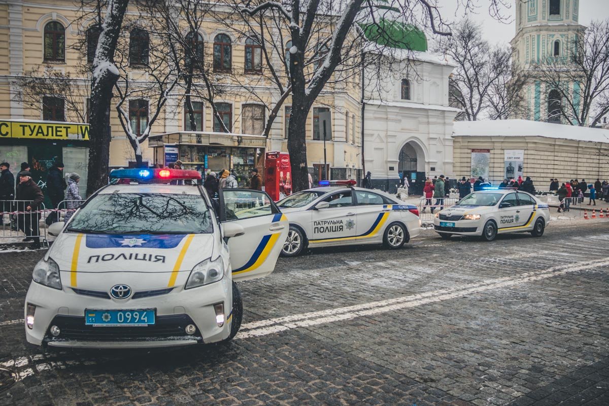 Происходит событие на Владимирской улице, продлится оно весь день