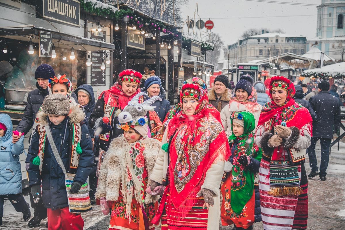 Кто-то соблюдает традиционный формат праздника Кто-то соблюдает традиционный формат праздника