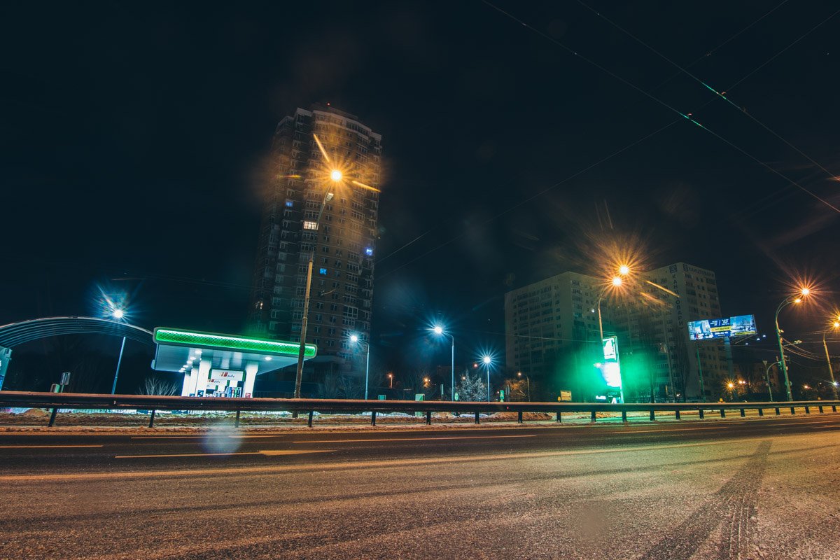 Многоэтажка - один из самых новых домов, располагающихся на бульваре