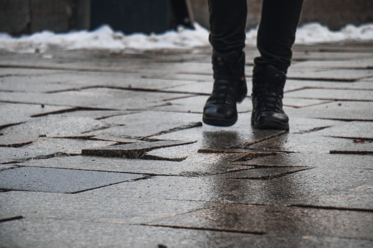 Покрытие "просит" ремонта