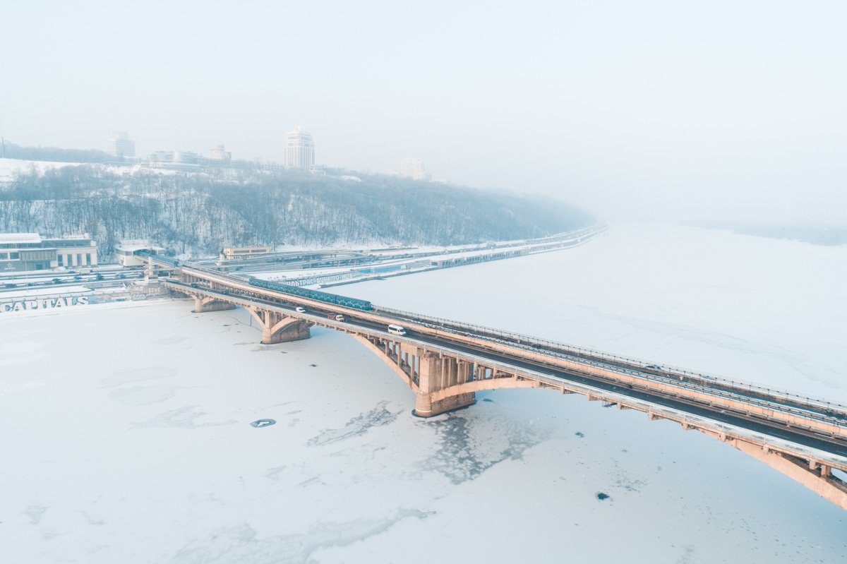 В Киеве капитально отремонтируют мост Метро В Киеве капитально отремонтируют мост Метро
