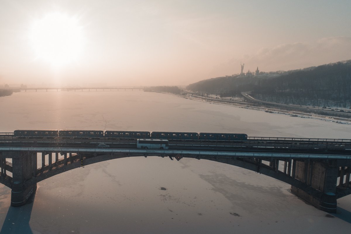 Мост Метро с высоты птичьего полета Мост Метро с высоты птичьего полета