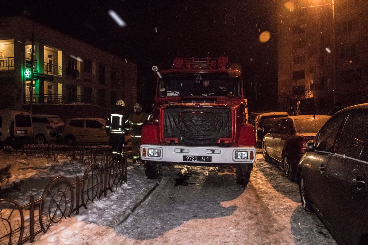 На месте дежурили бригады пожарных, а также экипаж патрульной полиции