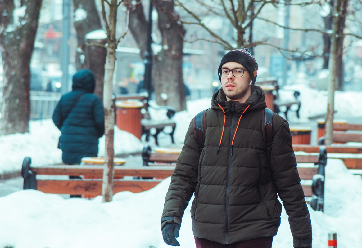 Не смотрите на меня. Я просто весь в музыке