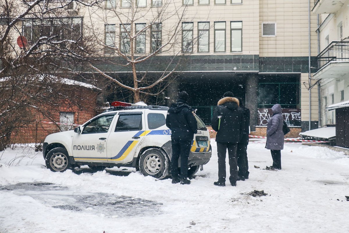 На место приехали родители мальчика, которые опознали его