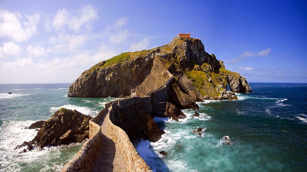 В среду, 9 января, в испанском автономном сообществе Страна Басков разбился небольшой самолет