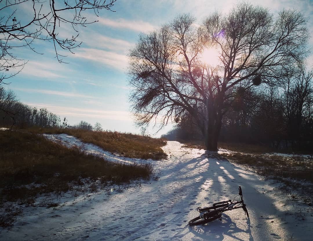 А вот так Лысая гора выглядит зимой - тоже очень живописно получается - @pavlo_kotov А вот так Лысая гора выглядит зимой - тоже очень живописно получается - @pavlo_kotov