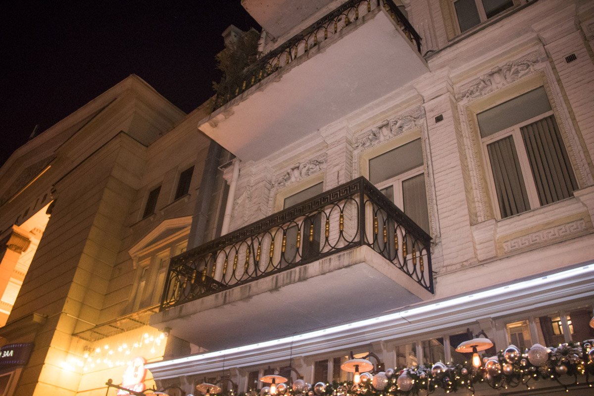 Причиной этому стал конфликт из-за офисного помещения на втором этаже здания