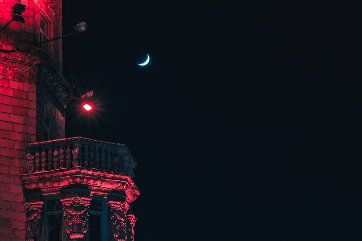 Луна напоминает нам, что в жизни все циклично: иногда насыщенно, а иногда пусто