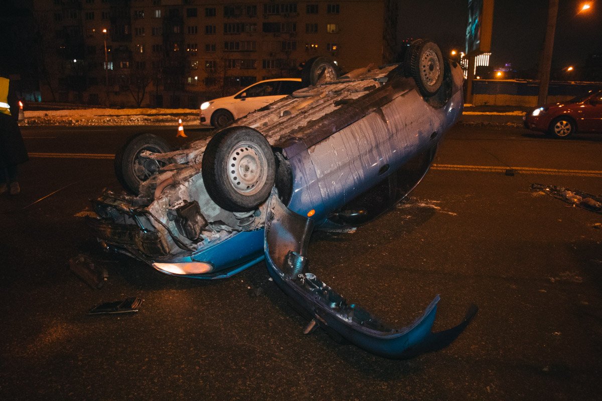 Водитель Daewoo двигался по Воздухофлотскому мосту и собирался съехать на проспект Победы