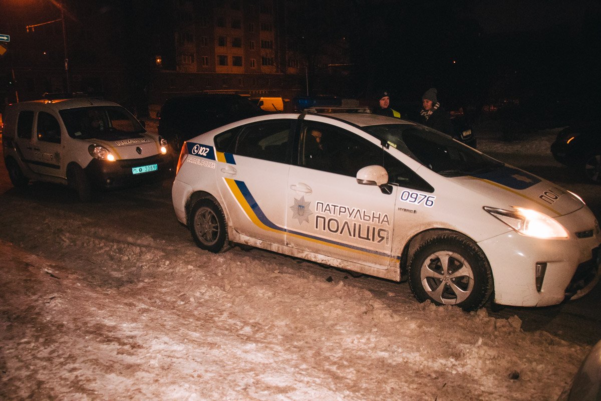 Правоохранители заметили автомобиль, который странно двигался по дороге около 02:45