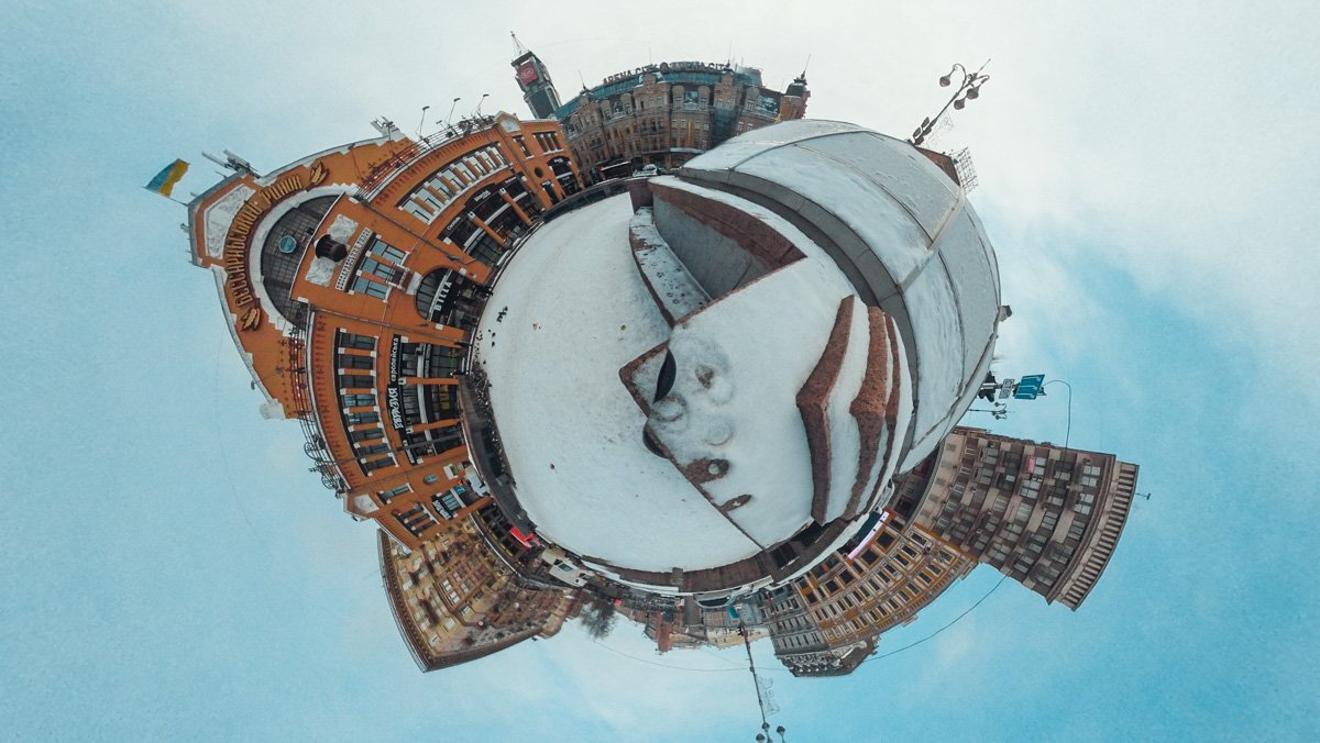 Сферический снимок знаменитого Бессарабского рынка в центре Киева 