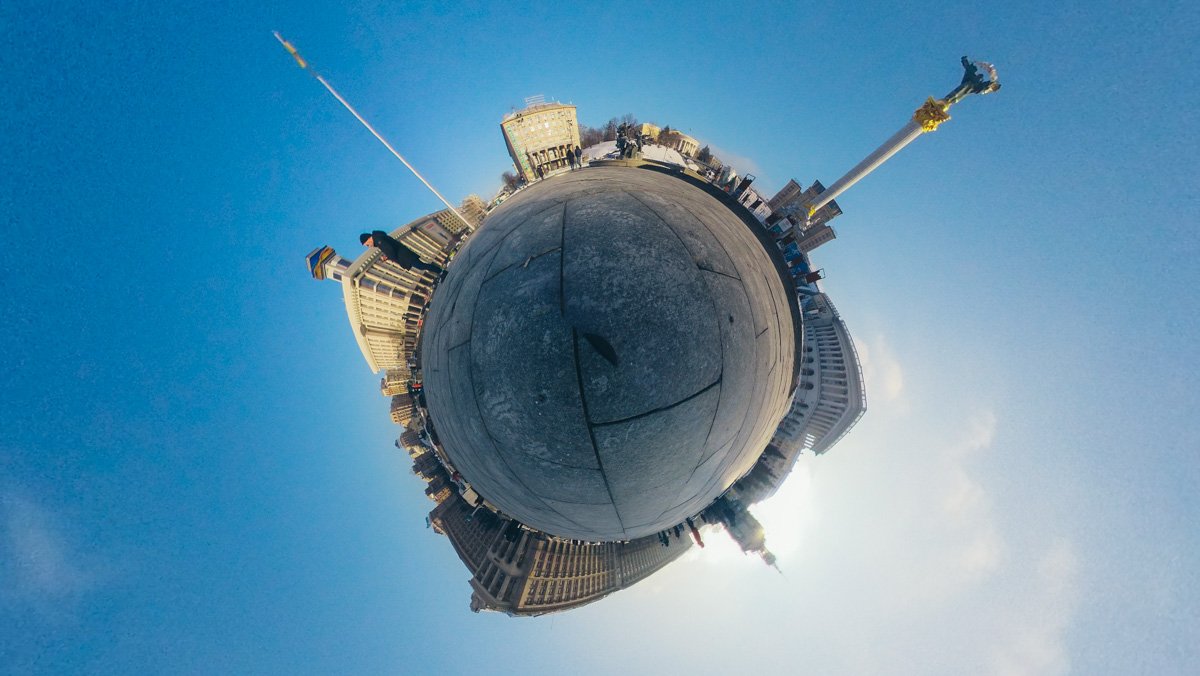 Монумент Независимости Украины в самом центре столицы 