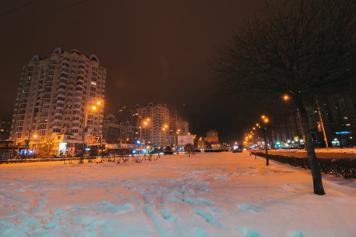 Вид в сторону Оболонской набережной