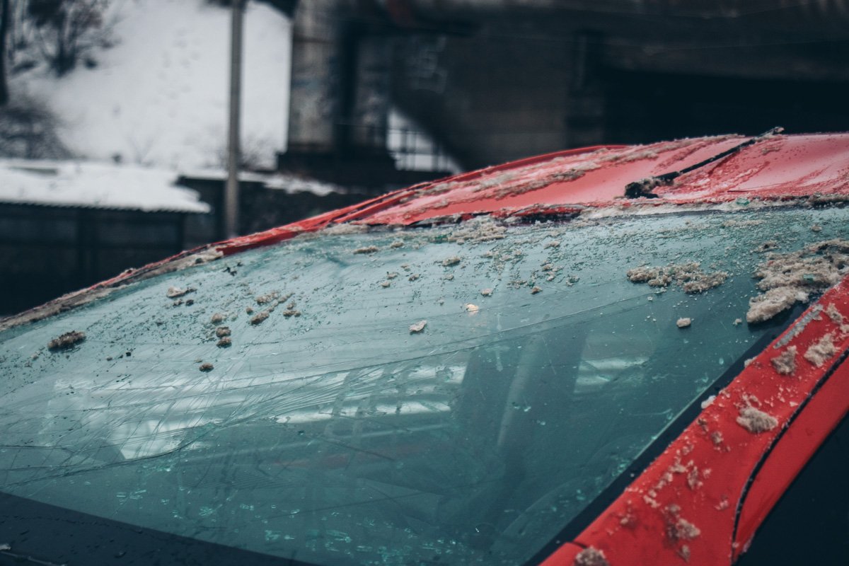 В машине находились две женщины. К счастью, ни одна из них серьезно не пострадала В машине находились две женщины. К счастью, ни одна из них серьезно не пострадала