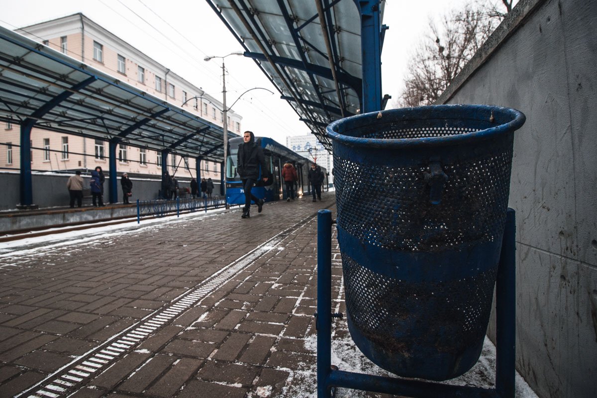 А вот урны и лавочки явно просят замены А вот урны и лавочки явно просят замены