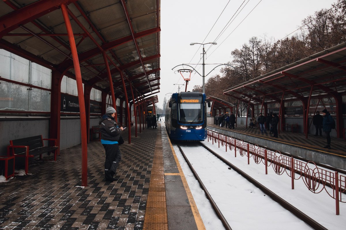 Станция Политехническая отличается от других только красным цветом Станция Политехническая отличается от других только красным цветом
