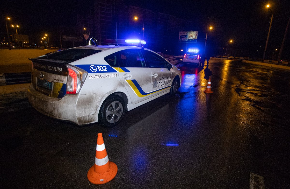  На месте работал экипаж патрульной полиции, "скорая" и следственно-оперативная группа