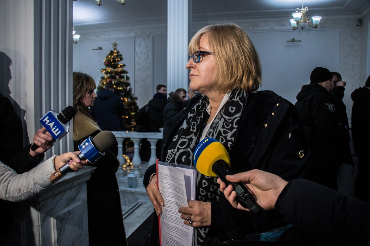 Екатерина Амосова сообщила, что ее восстановили в должности Екатерина Амосова сообщила, что ее восстановили в должности