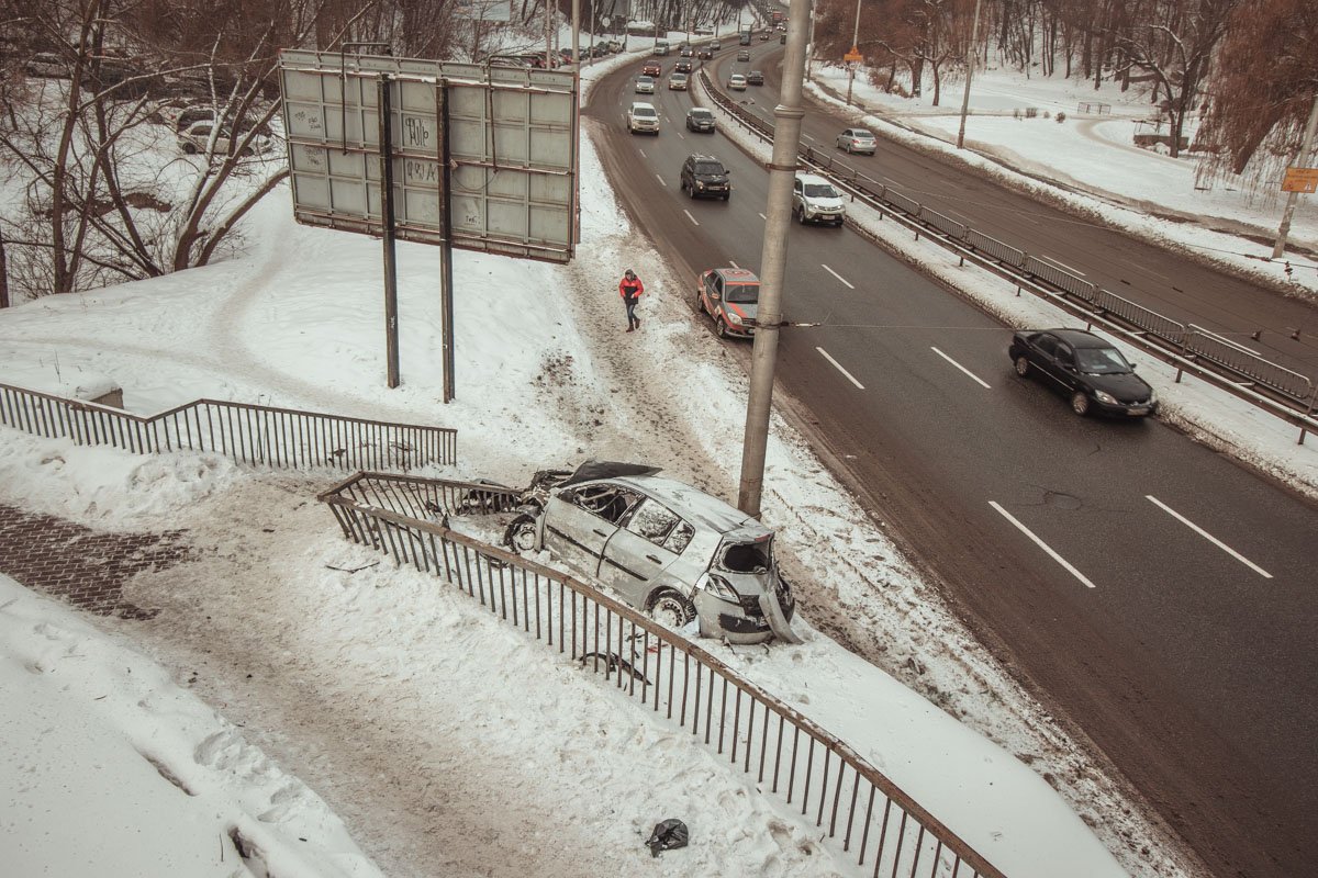 На улице Стеценко произошло загадочное ДТП На улице Стеценко произошло загадочное ДТП