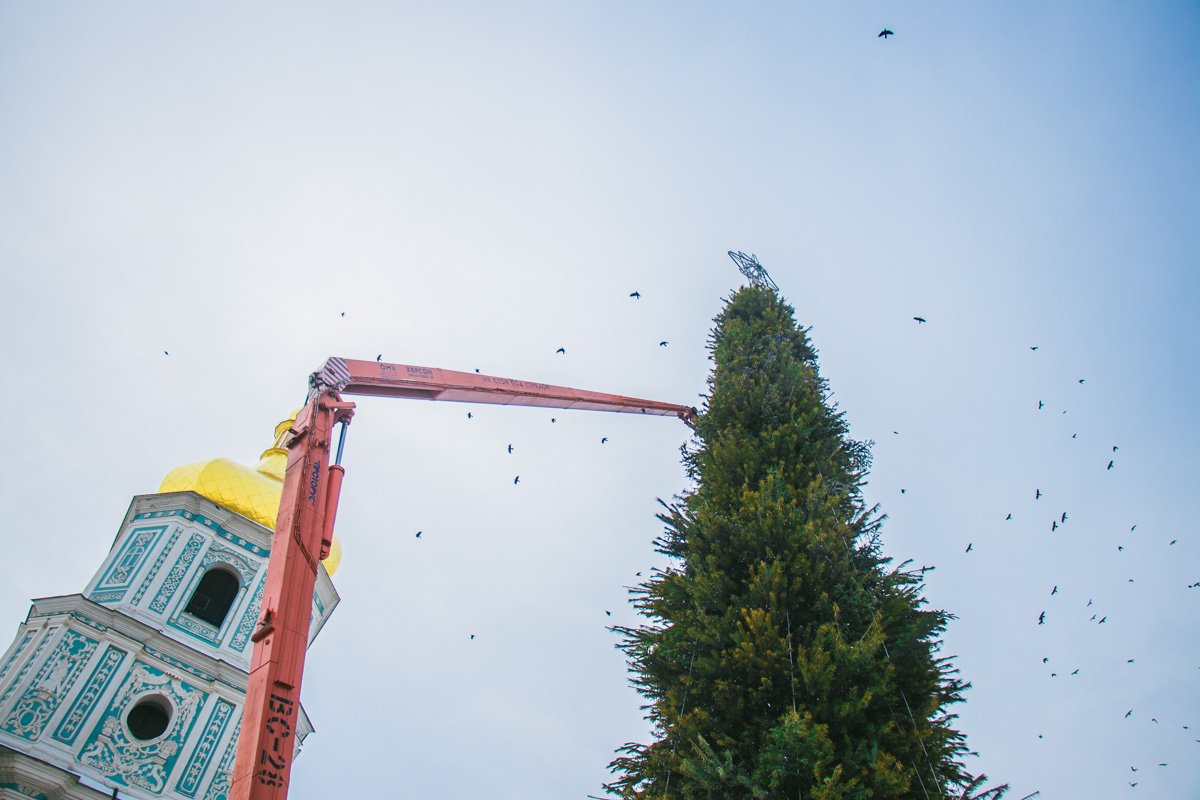 Это связано с окончанием праздников