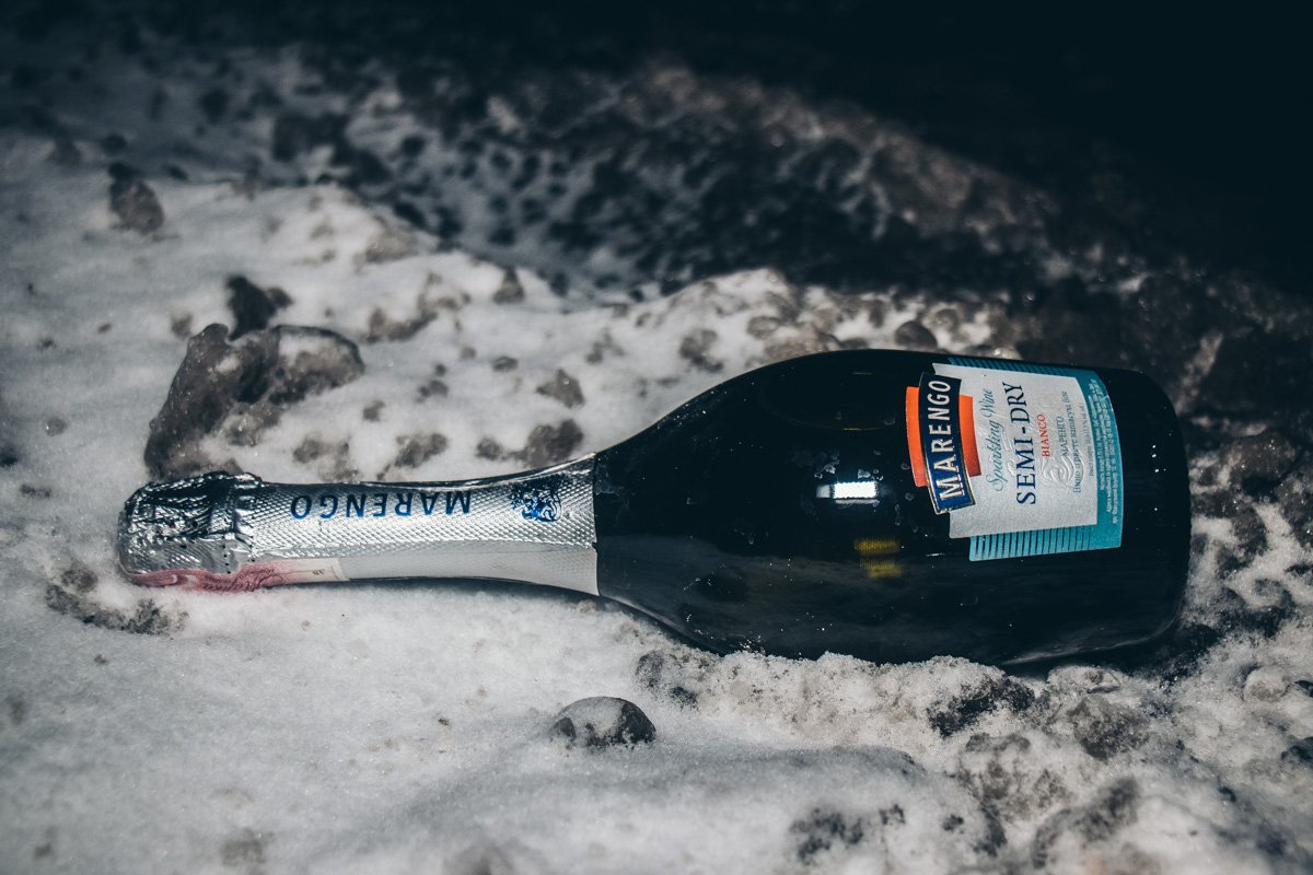 Предварительно, мужчине нанесли удар бутылкой шампанского