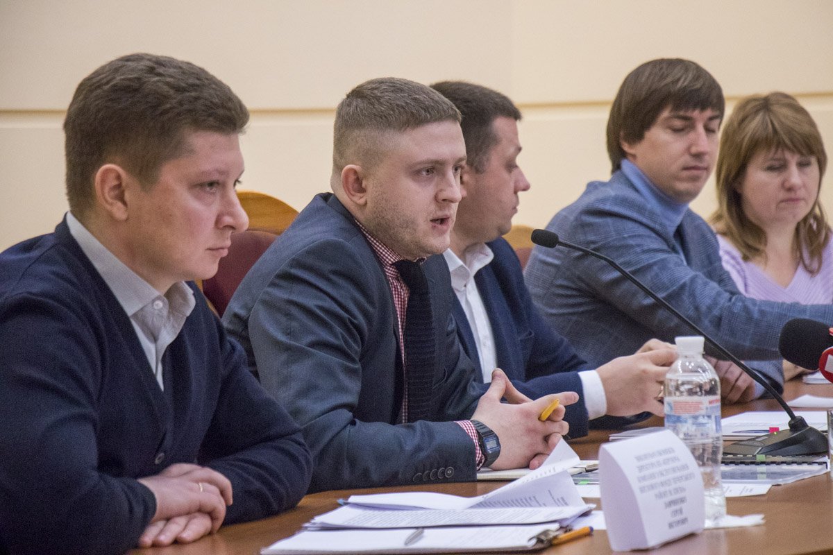 В ходе встречи представители департамента также ответили на главные вопросы от представителей райадминистрации