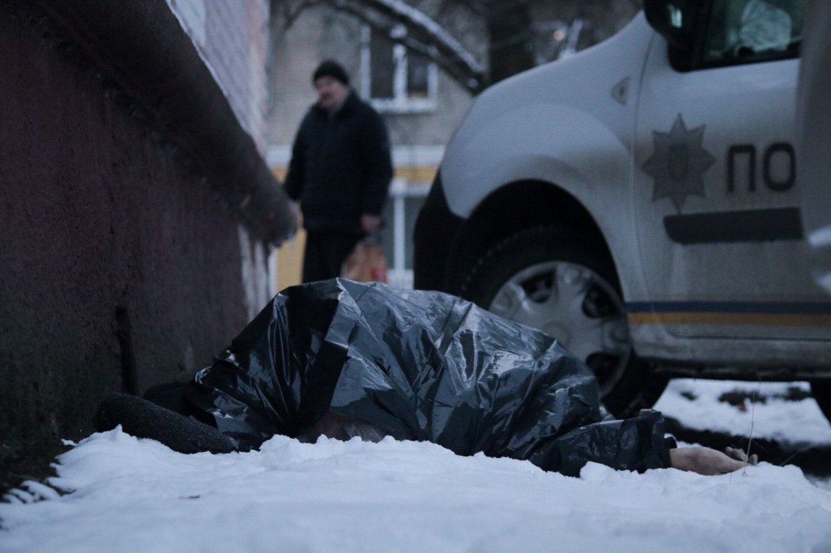 Из-за падения мужчина получил несовместимые с жизнью травмы и скончался на месте