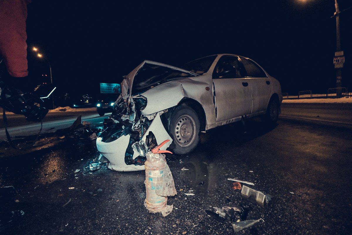 Столкнулись Daewoo Lanosи Столкнулись Daewoo Lanosи