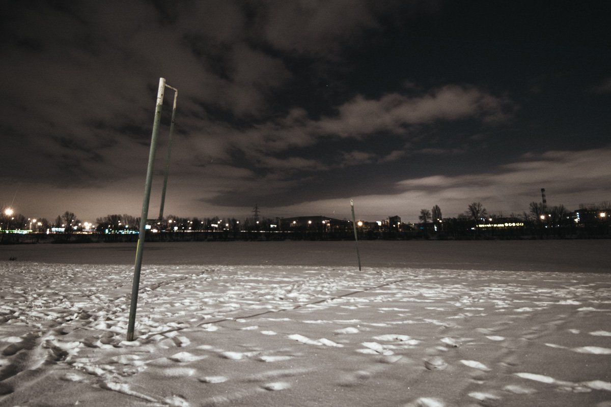 Сейчас бы сетку натянуть и в волейбол поиграть...