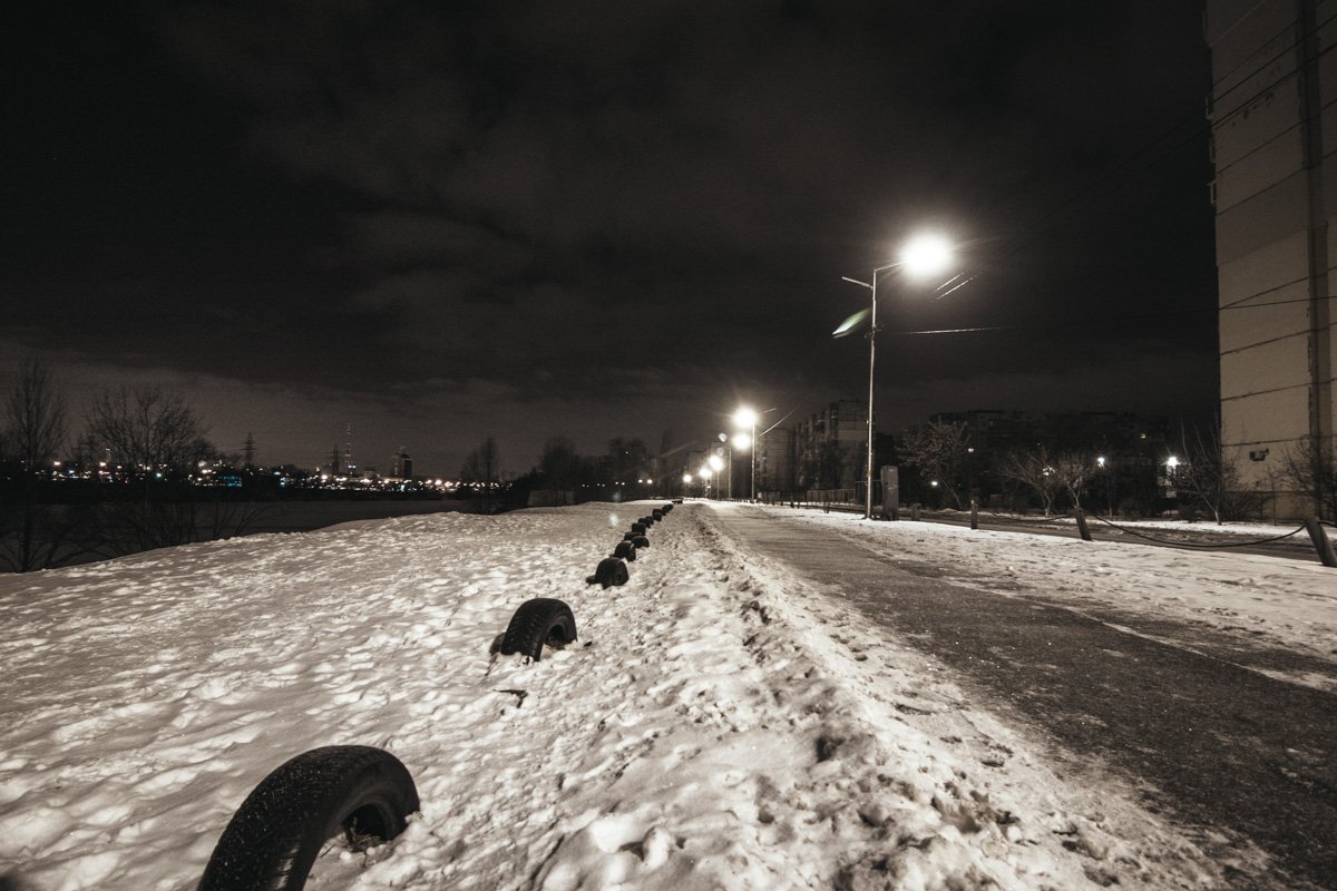 Прогулявшись вдоль озера, можно вдохнуть воздух ночи и насладиться тишиной