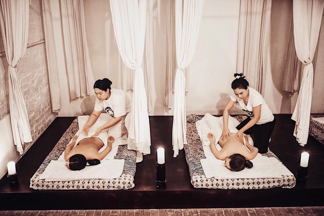 Сейчас очень популярными стали услуги парного массажа Сейчас очень популярными стали услуги парного массажа