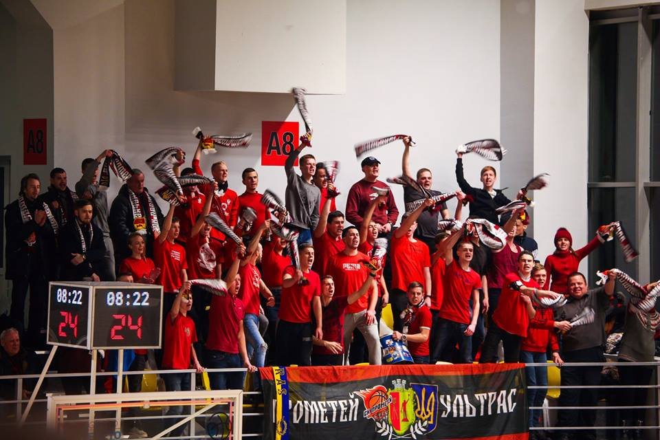 Паркет по стандартам NBA, профессиональные стадионы и другие чудеса в малых городах и селах 3