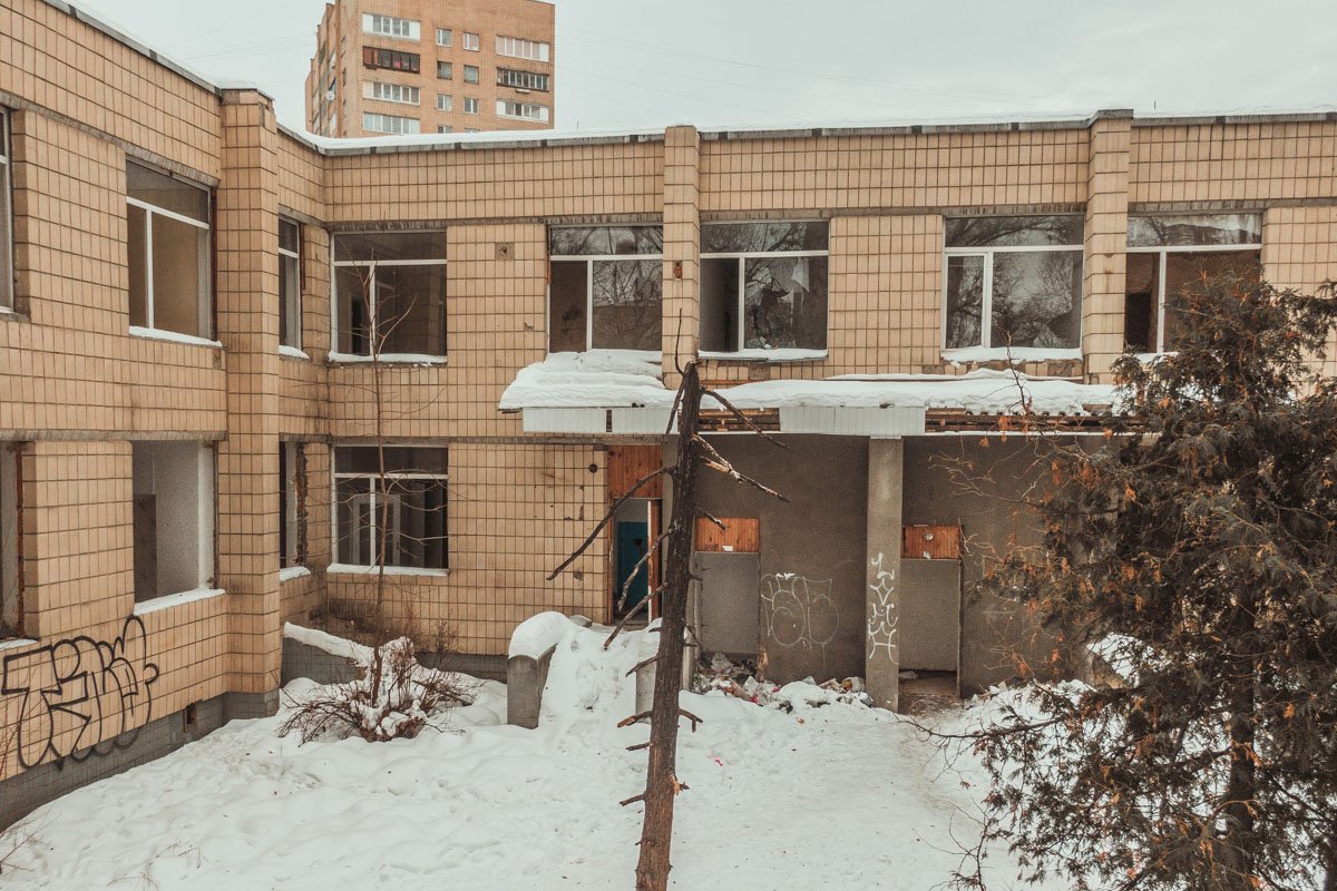 Опустевшее здание детского сада