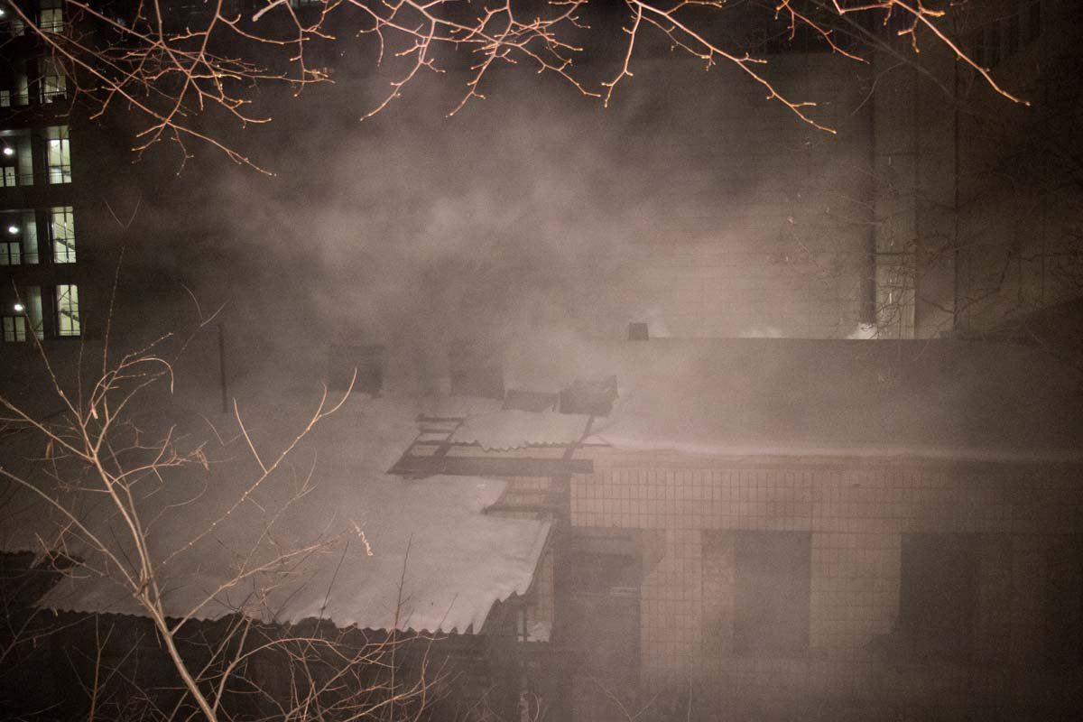 Дым окутал несколько центральных улиц Дым окутал несколько центральных улиц