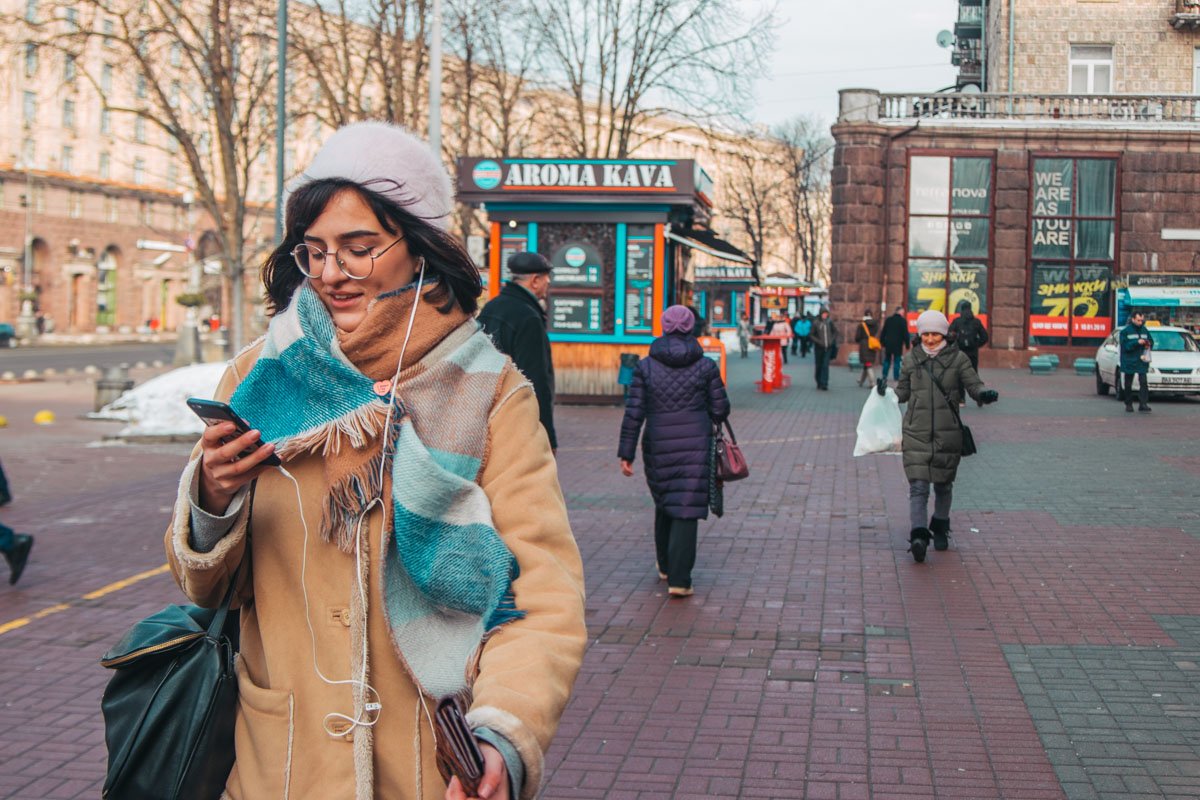 Теплая погода растопила лица горожан до улыбок