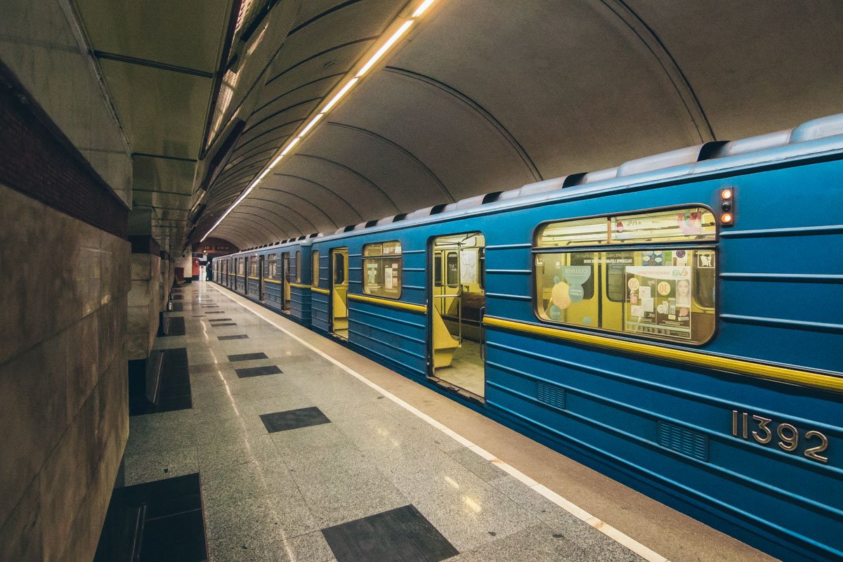 На станции метро "Сырец" планируют провести капитальный ремонт