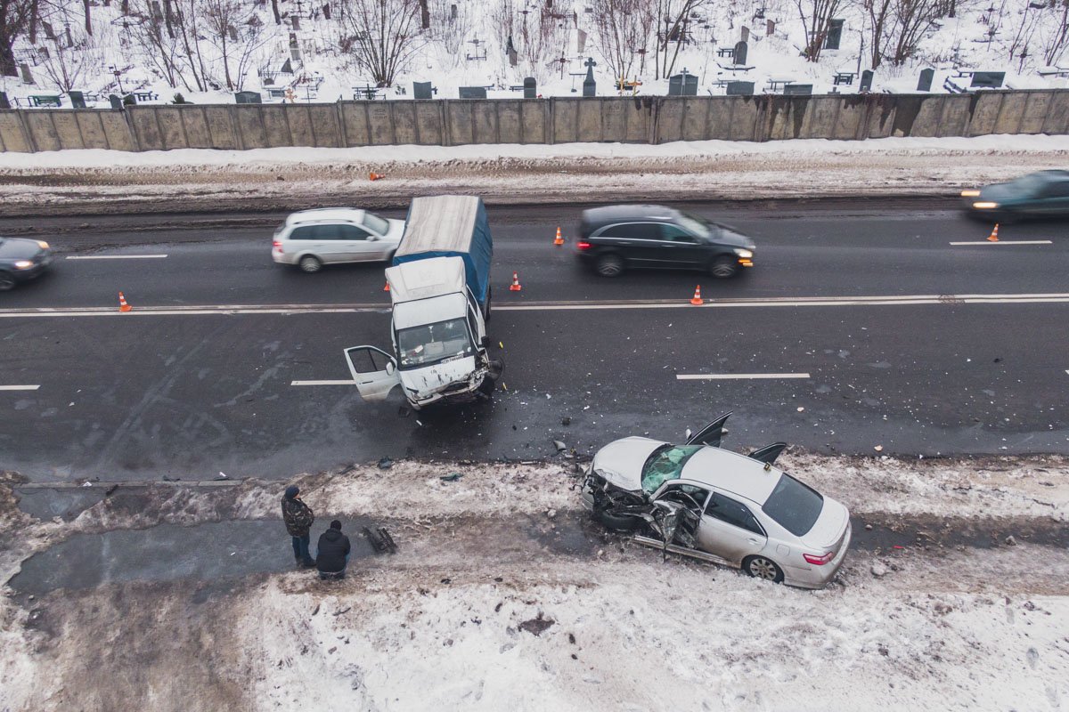В пятницу, 18 января, в Киеве на улице Газопроводной произошло ДТП с пострадавшими