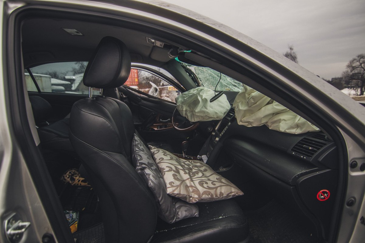 В результате аварии пострадали три человека