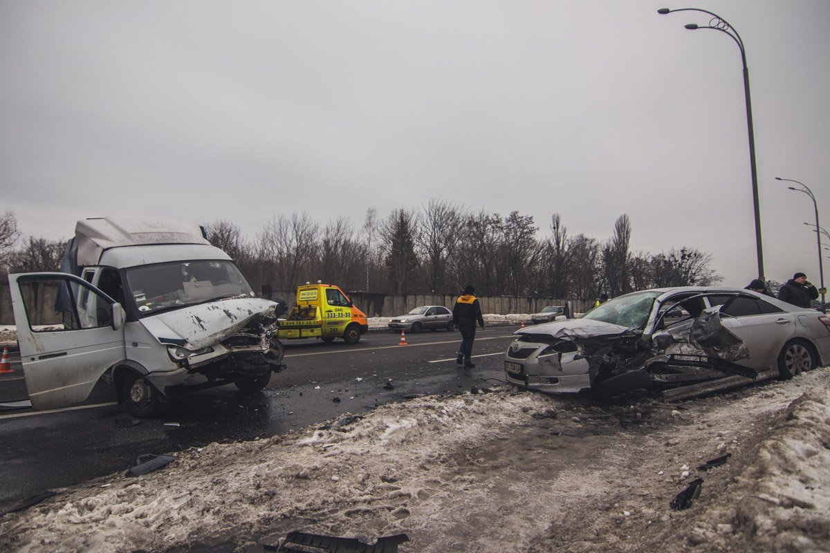 На месте работала патрульная полиция, медики, спасатели и следственно-оперативная группа