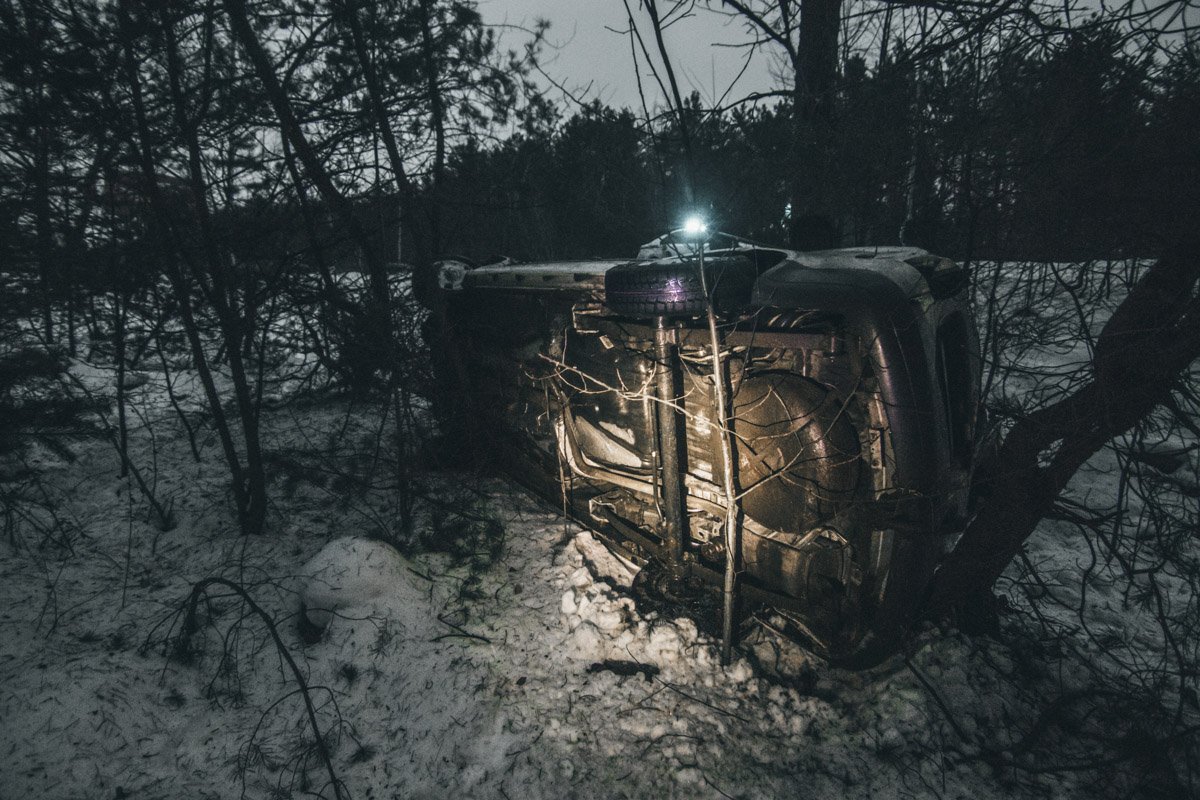 Автомобиль Volkswagen Caddy вылетел с дороги