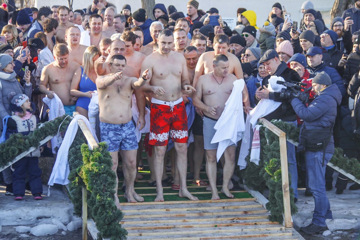 19 января в Украине отмечают один из главных православных праздников - Крещение